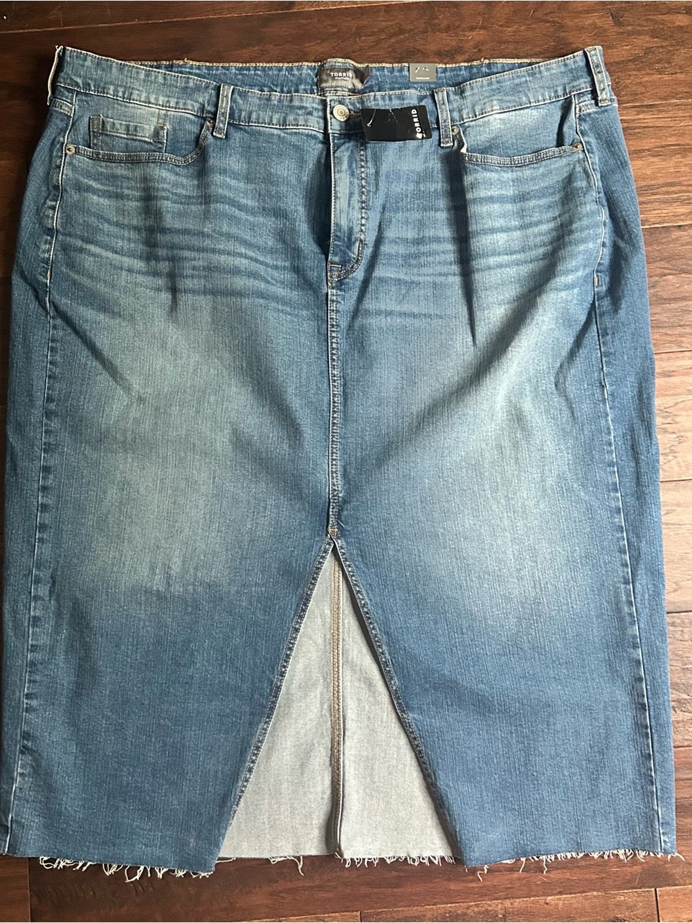 NWT Torrid Women's Maxi Denim Skirt Size 26 with Front Slit Frayed Hem